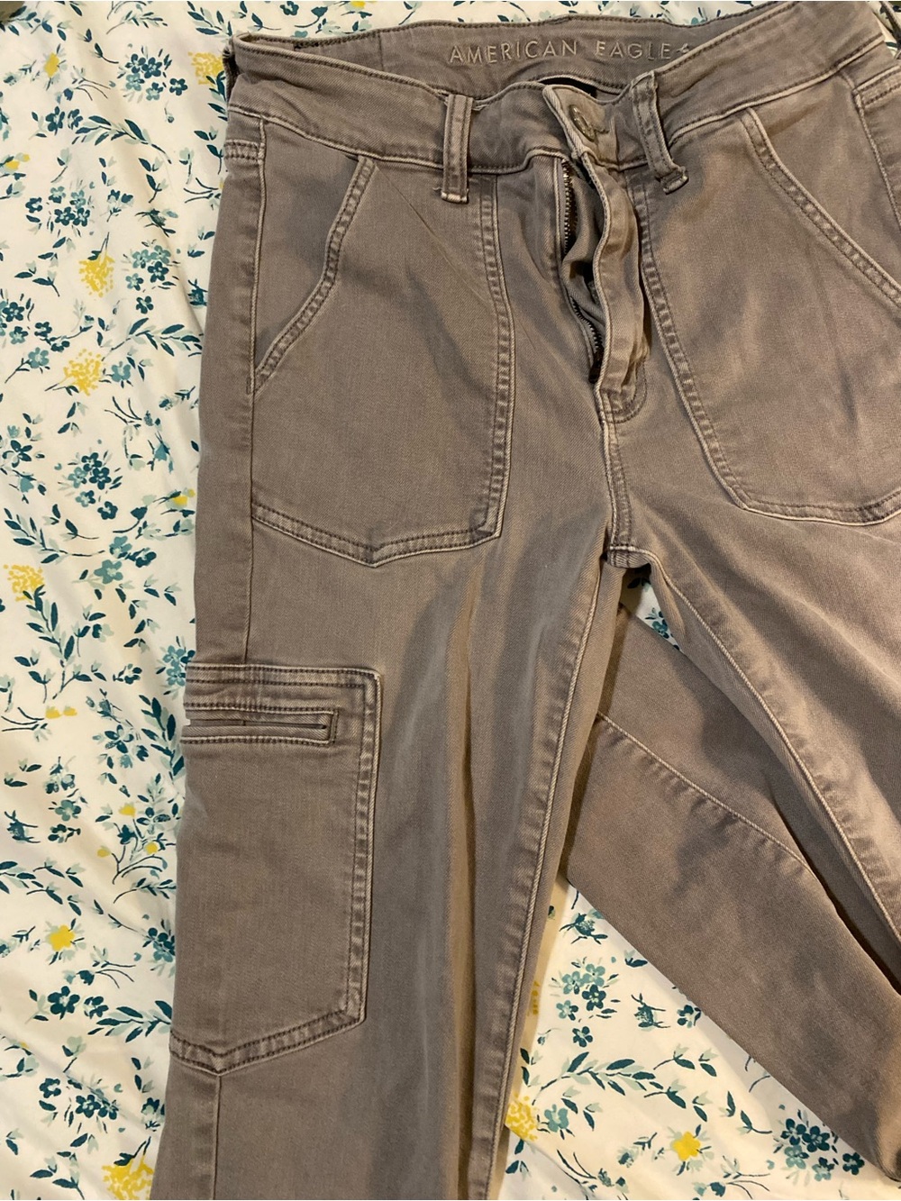 Women’s Gray Slim Jeans - Neutral Gray Stretch Denim- 6 pockets- size 6 - Picture 7 of 7